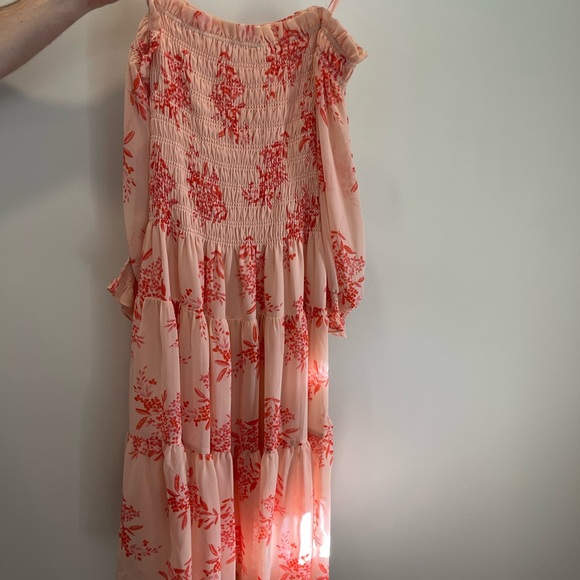 Elegant Pink Floral Dress - Picture 3 of 5